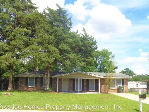 208 Chinook Dr, Enterprise, AL 36330