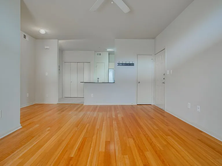 2209 Hancock Dr #27 — Photo 9