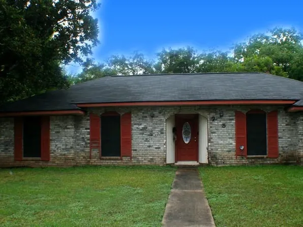 705 Sycamore St, Lake Jackson, TX 77566