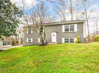 909 Rennboro Rd, Knoxville, TN 37923