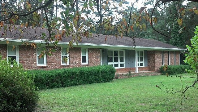 1st image of 6410 Hillcrest Dr