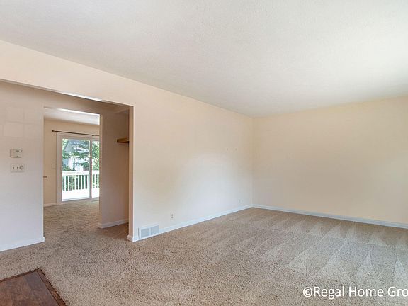 4th image of 3481 Las Vegas Dr NE