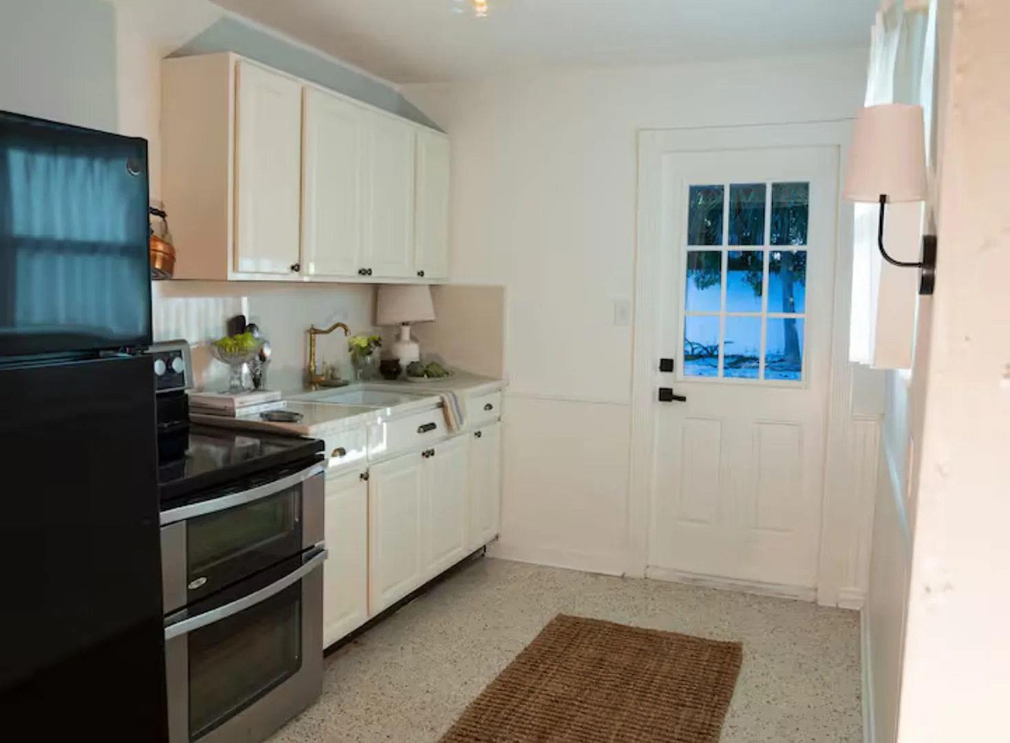 Updated Beachside home — Photo 3