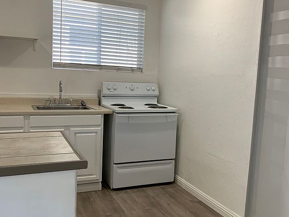 2nd image of 320 N 12th St #1