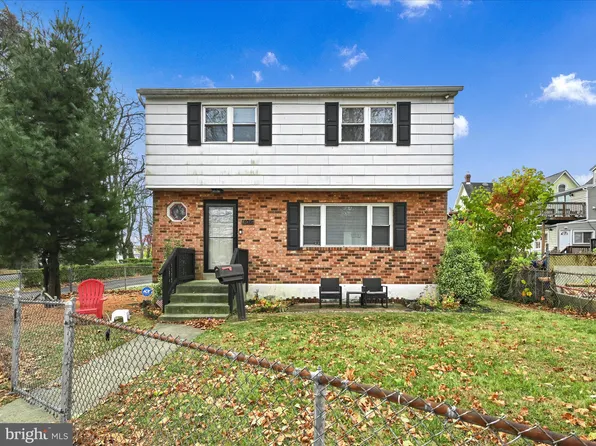106 E Winona Ave, Norwood, PA 19074