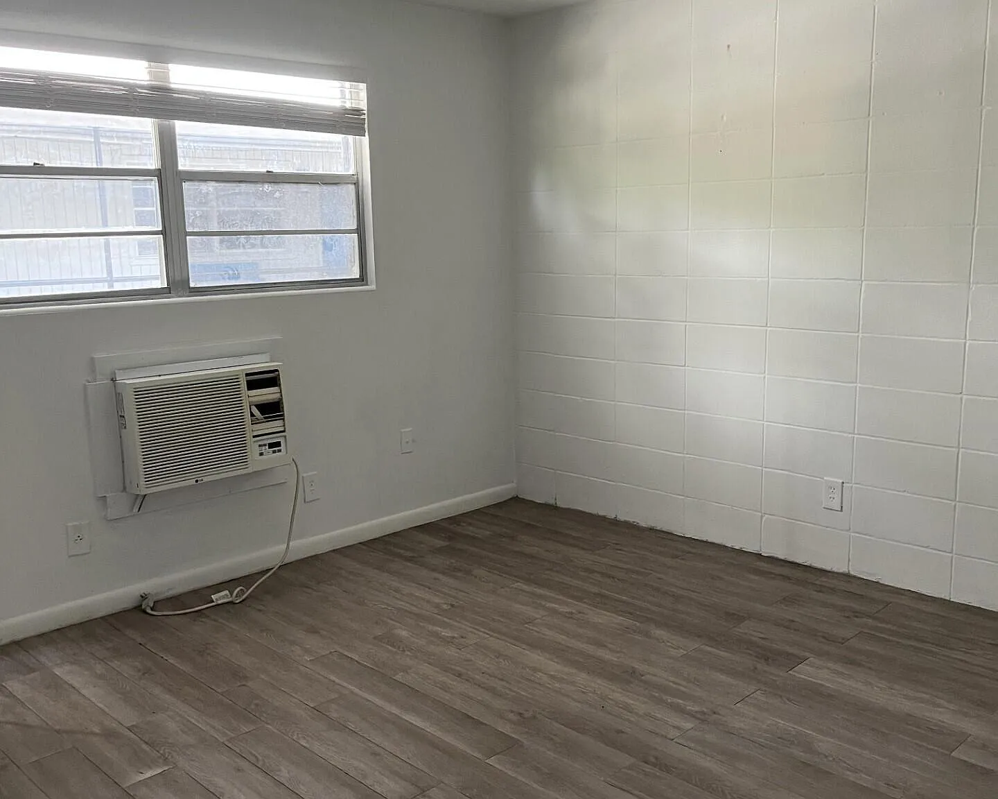 1 bed, 1.5 bath, 500 sqft, $775 — Photo 3