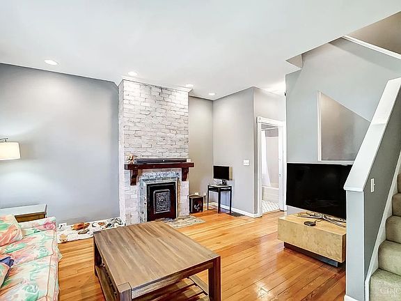 3rd image of 3766 Isabella Ave #2