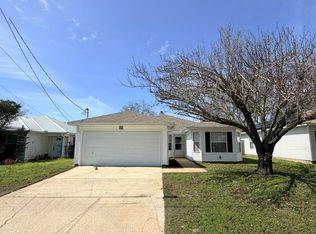 34 Stowe Rd, Mary Esther, FL 32569