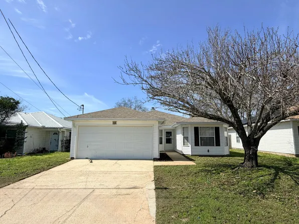 34 Stowe Rd, Mary Esther, FL 32569