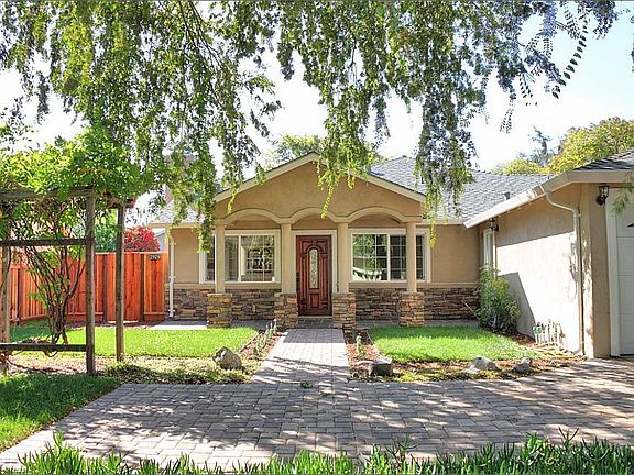 2nd image of 2928 Clara Dr