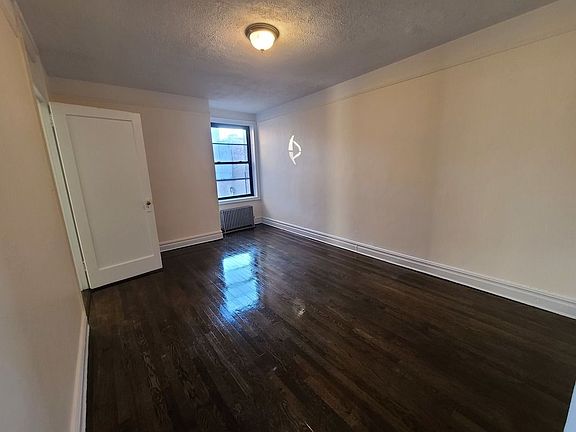 4th image of 30-75 34th St #1H