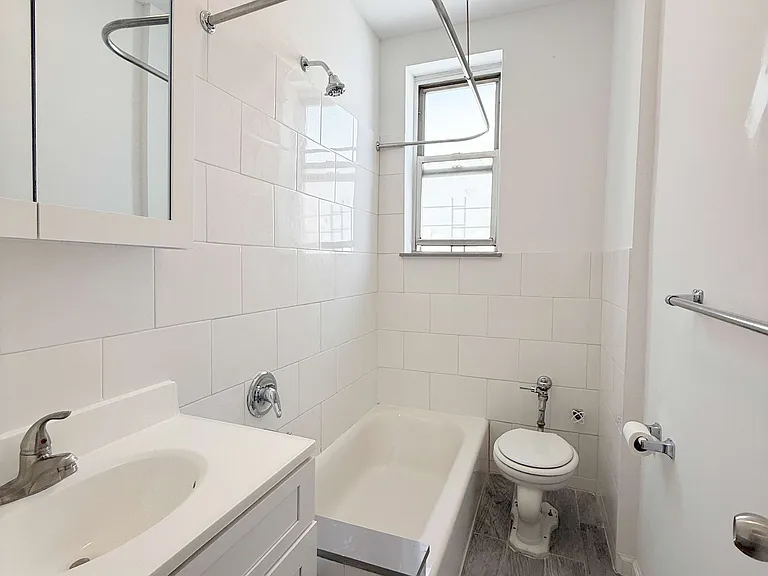 20-75 38th St #4D — Photo 20