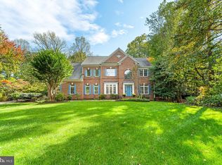 12197 Wild Horse Dr, Fairfax, VA 22033