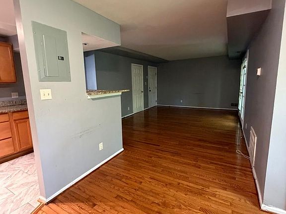 4th image of 7514 Hawthorne St APT 1