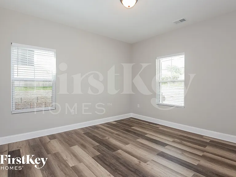 5101 Tuckaseegee Rd — Photo 13