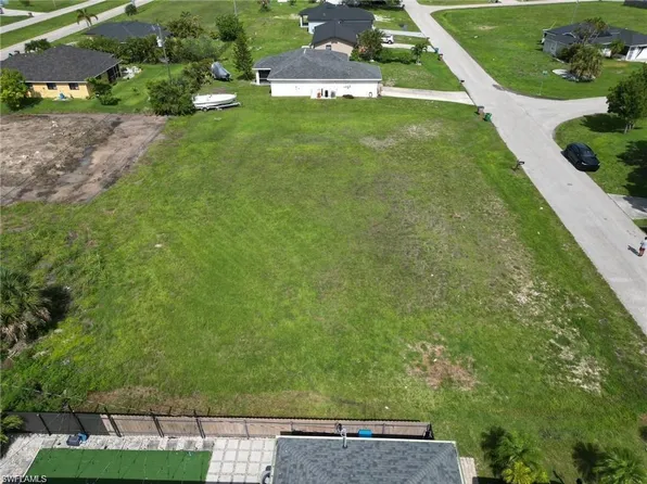 2022 NE 24th TER, CAPE CORAL, FL 33909