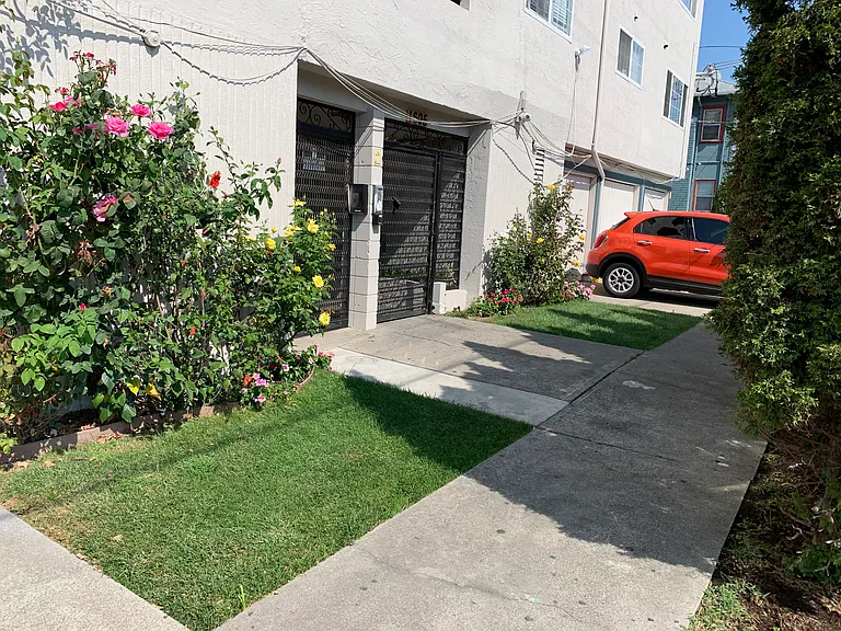 1605 8th Ave #110 — Photo 2