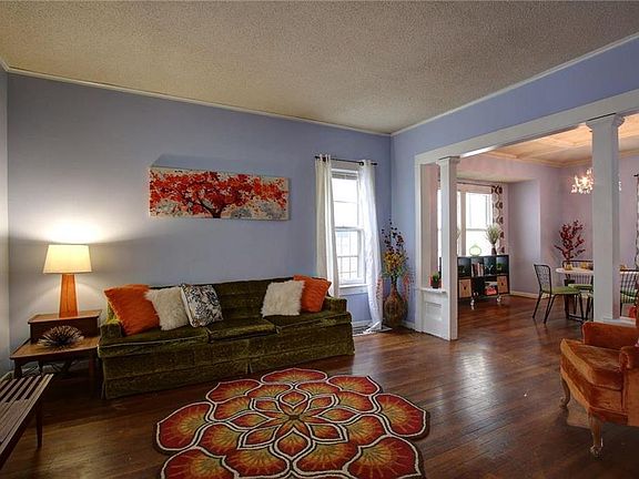 5th image of 2833 E 8th St
