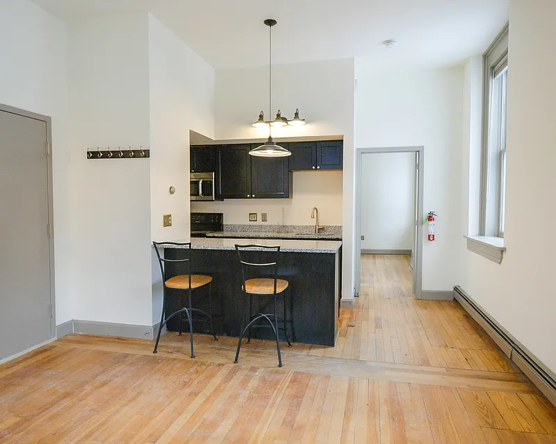 1 bed, 1.0 bath, $1,700 — Photo 4