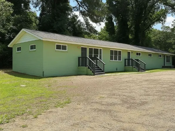 432 Squirrel St, Fayetteville, NC 28303