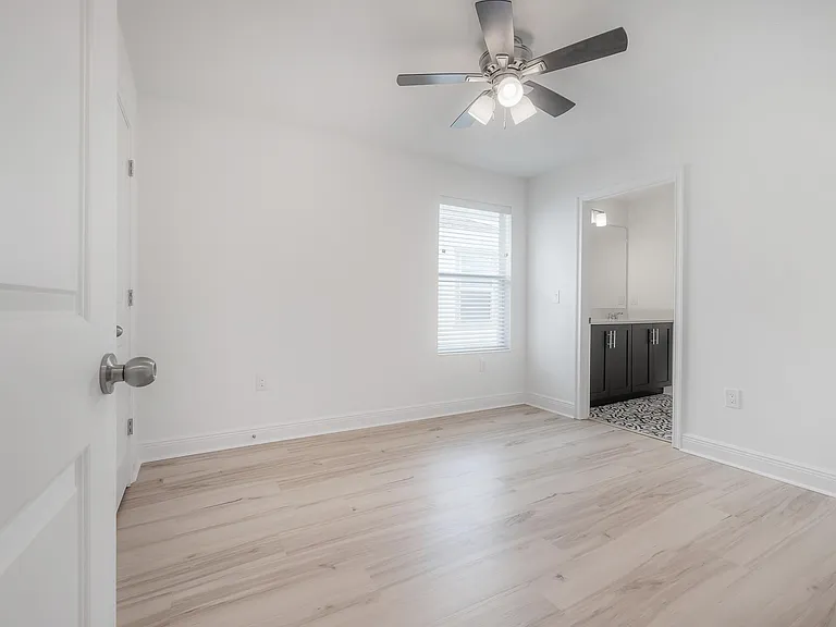 2703 W Fig St #1 — Photo 37