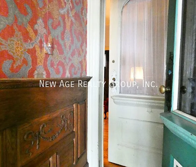 4238 Pine St — Photo 4