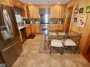 19 Green Tree Rd, Stratford, NJ 08084