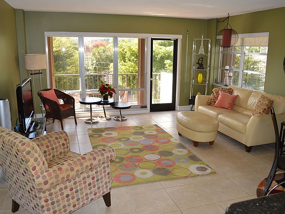 2nd image of 340 Sunset Dr APT 301