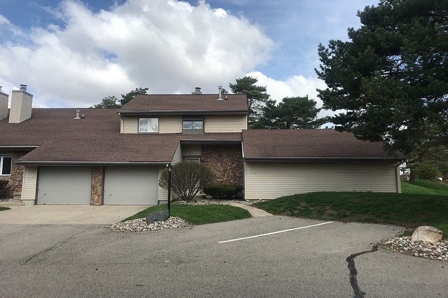 1st image of 922 Timbercreek Dr APT 28