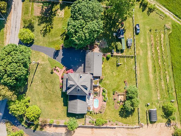 4th image of 1531 Harman Dr