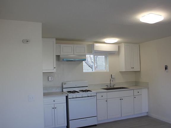2nd image of 83109 Lupine Ave #6