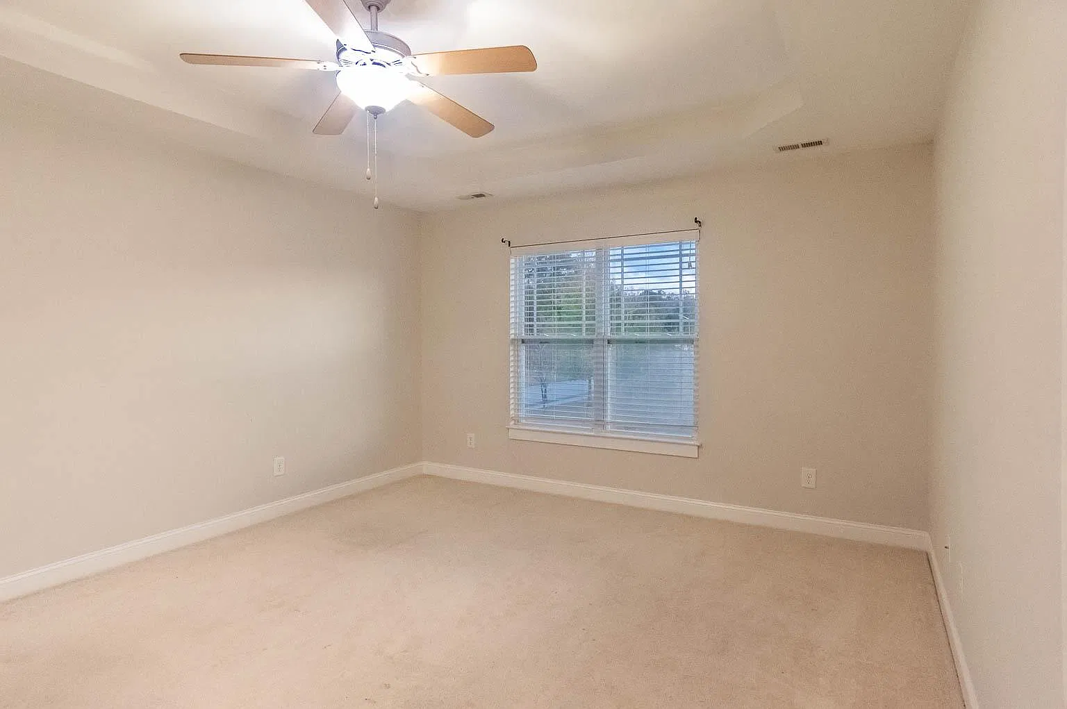 3 bed, 2.5 bath, 1772 sqft, $1,850 — Photo 3