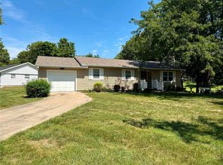 627 W Edwards St, Maryville, MO 64468