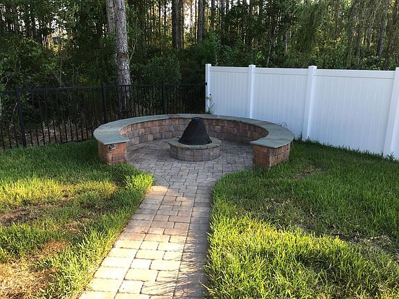 2nd image of 121 Caroline Creek Cir