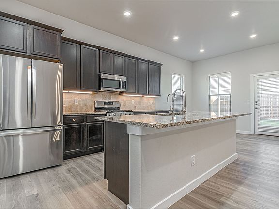 4th image of 6106 Purtis Creek Dr