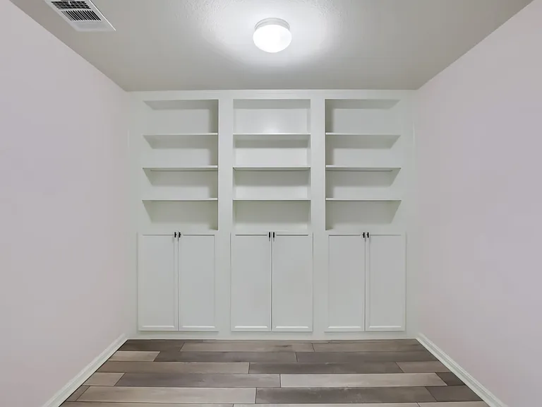 Office/flex room
