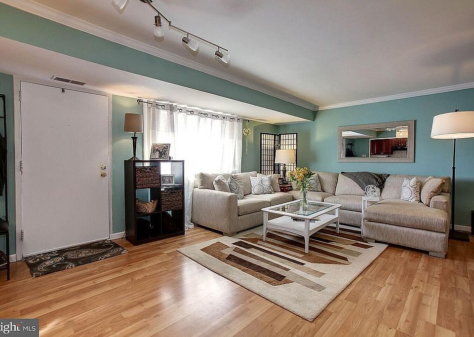 1st image of 3240 S 28th St APT 102