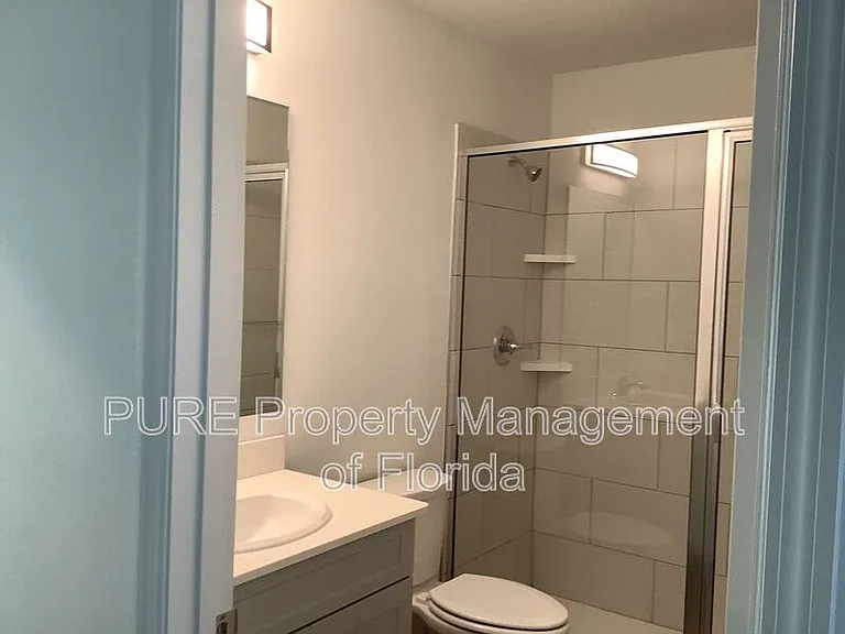 710 NE 4th St #102 — Photo 11