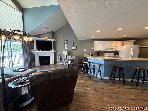 3rd image of 626 Clearwater Dr Unit 4A