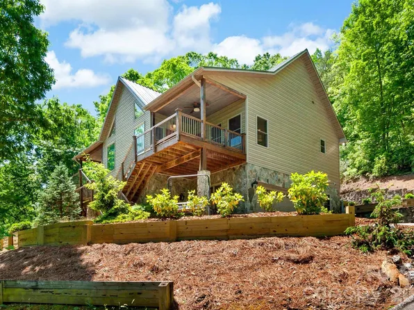 179 Rock Spring Rd, Lake Lure, NC 28746