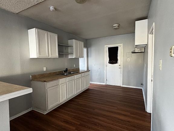 4th image of 20821 Alburtis Ave