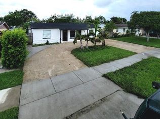 5540 S 38th Ct, Greenacres, FL 33463