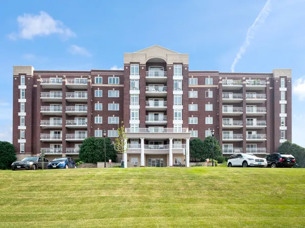 7061 W Touhy Ave APT 502, Niles, IL 60714