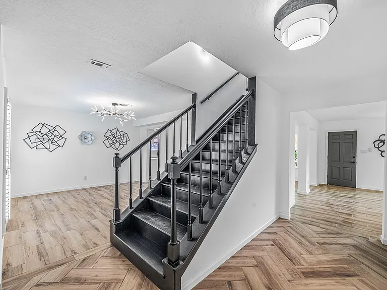 10622 Inwood Dr — Photo 8