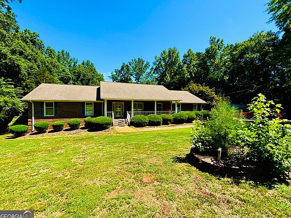 2nd image of 110 Saxon Woods Dr