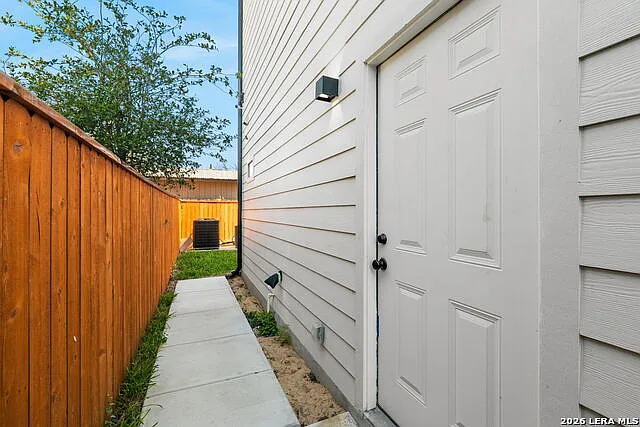 117 Carle Ave — Photo 39