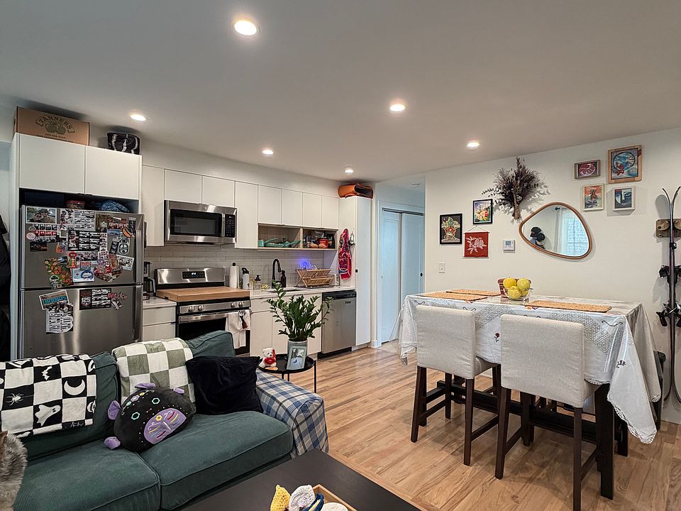 1st image of 1756 W Rosehill Dr APT 2D
