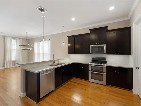 929 W 19th St #B, Houston, TX 77008