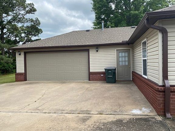 2nd image of 1370 N Tradition Ave