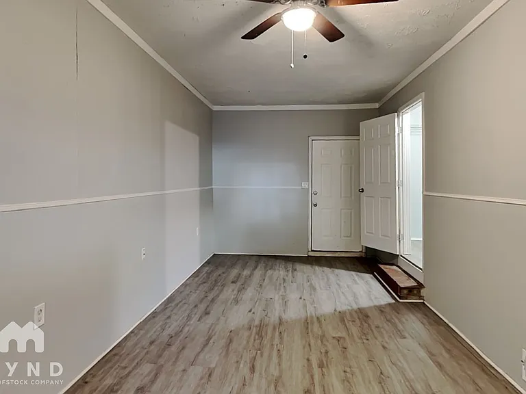 4484 Bonnie Glen Ct — Photo 10